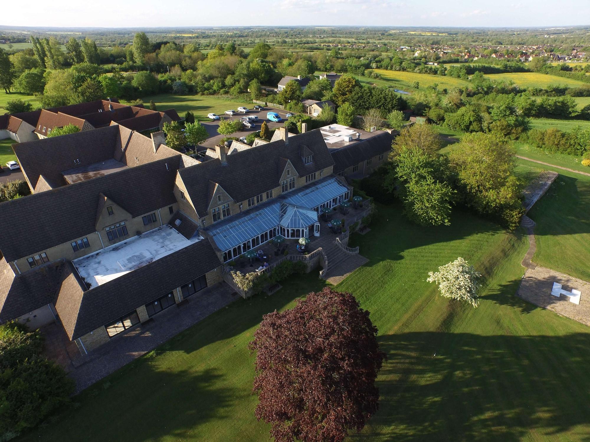 Vista Exterior Cricklade House Hotel, Sure Hotel Collection by Best Western