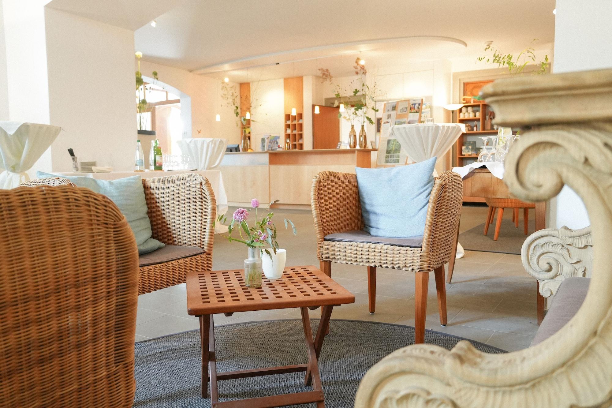 Vista Lobby Schloss Wartegg