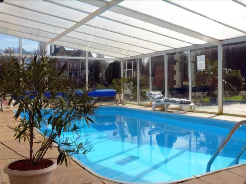 Vista Piscina Château de Quesmy