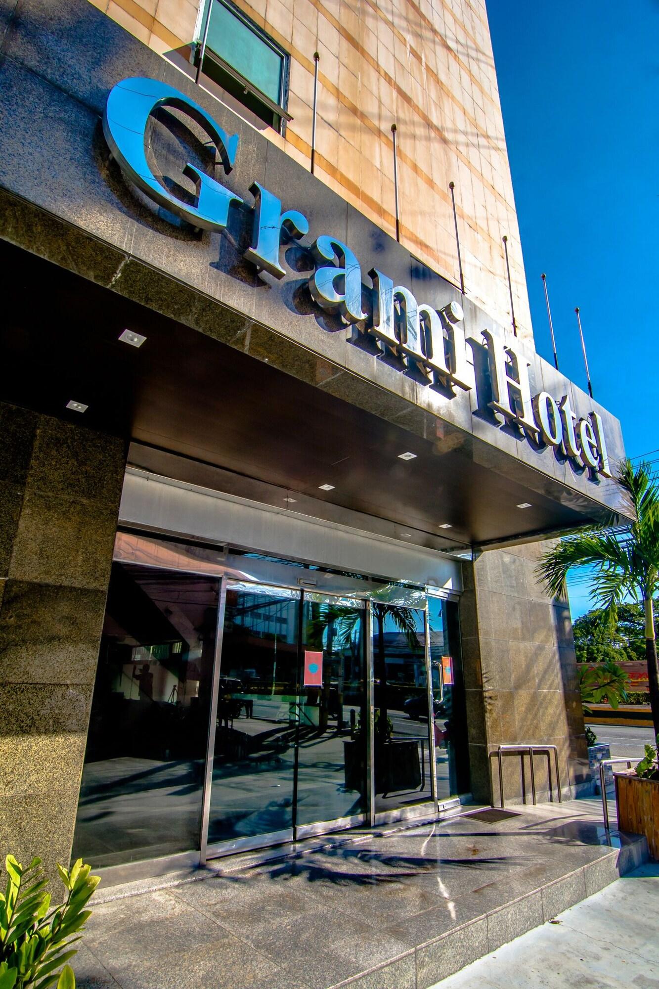 Vista Exterior DG Grami Hotel