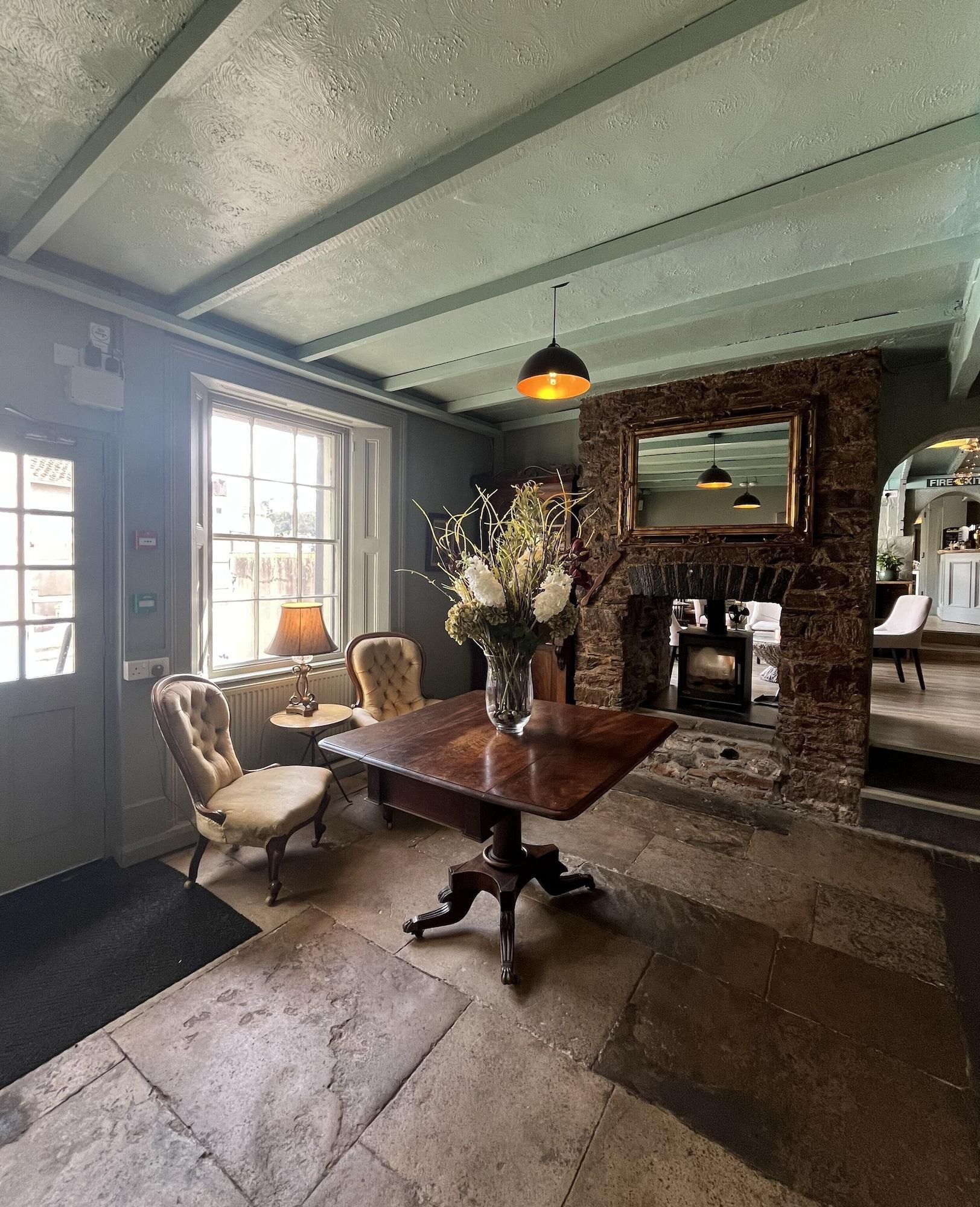 Vista Lobby Smugglers Haunt Hotel