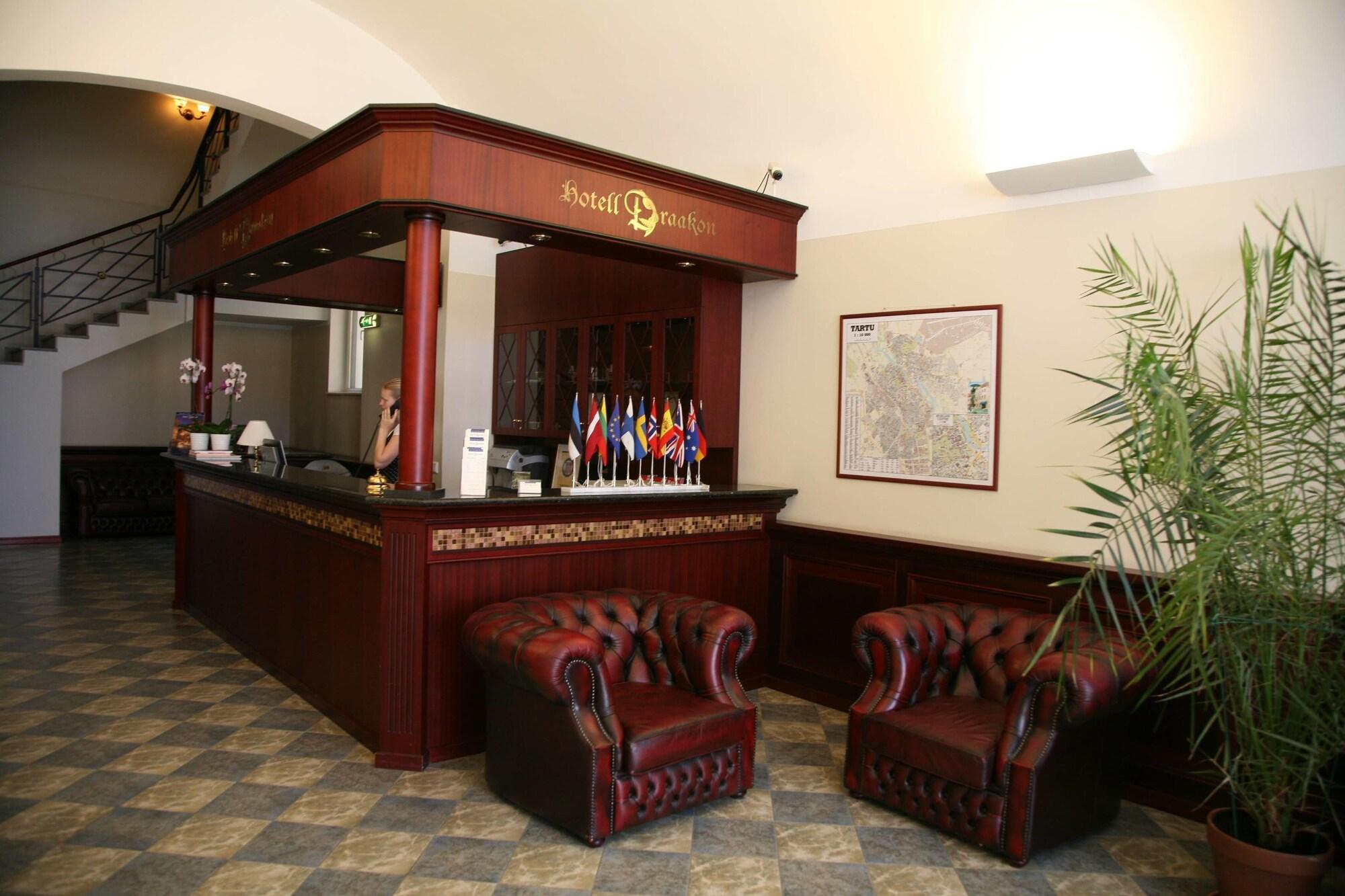 Vista Lobby Draakon Hotel