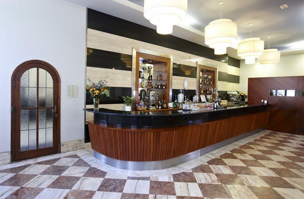 Bar/Salón Balneario de Cestona