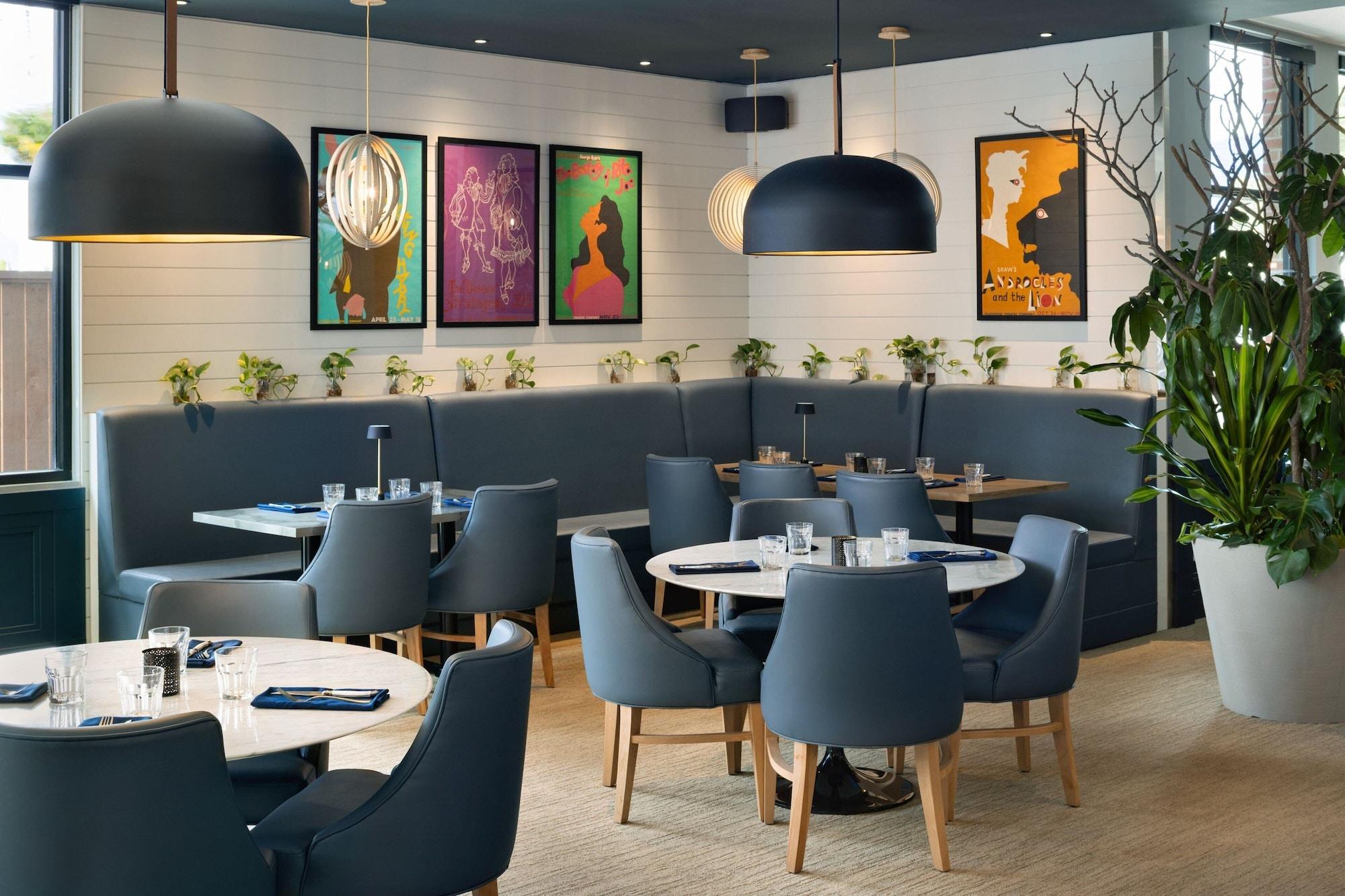 Restaurant Four Points by Sheraton Penticton at the Convention Centre