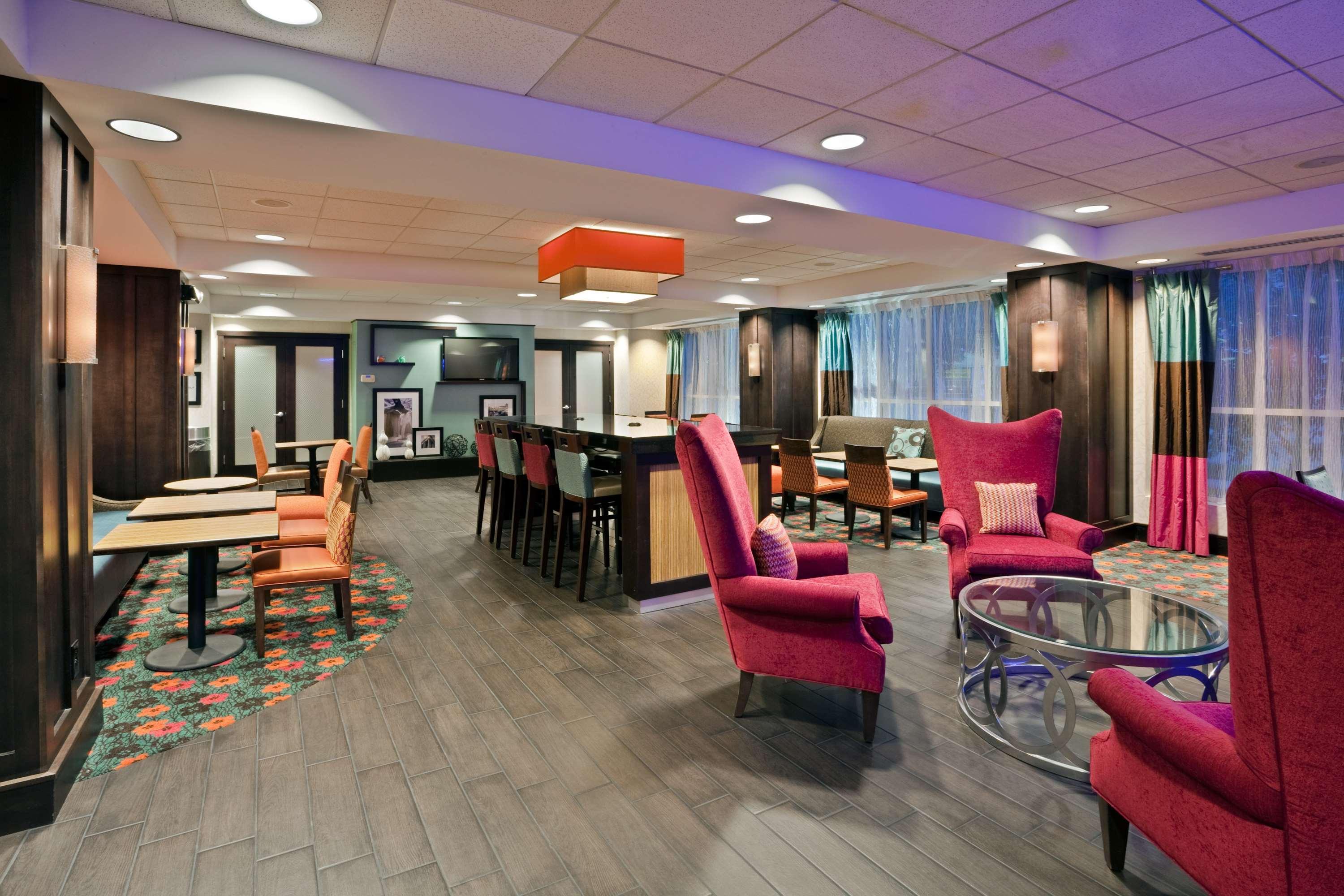 Vista Lobby Hampton Inn Ithaca