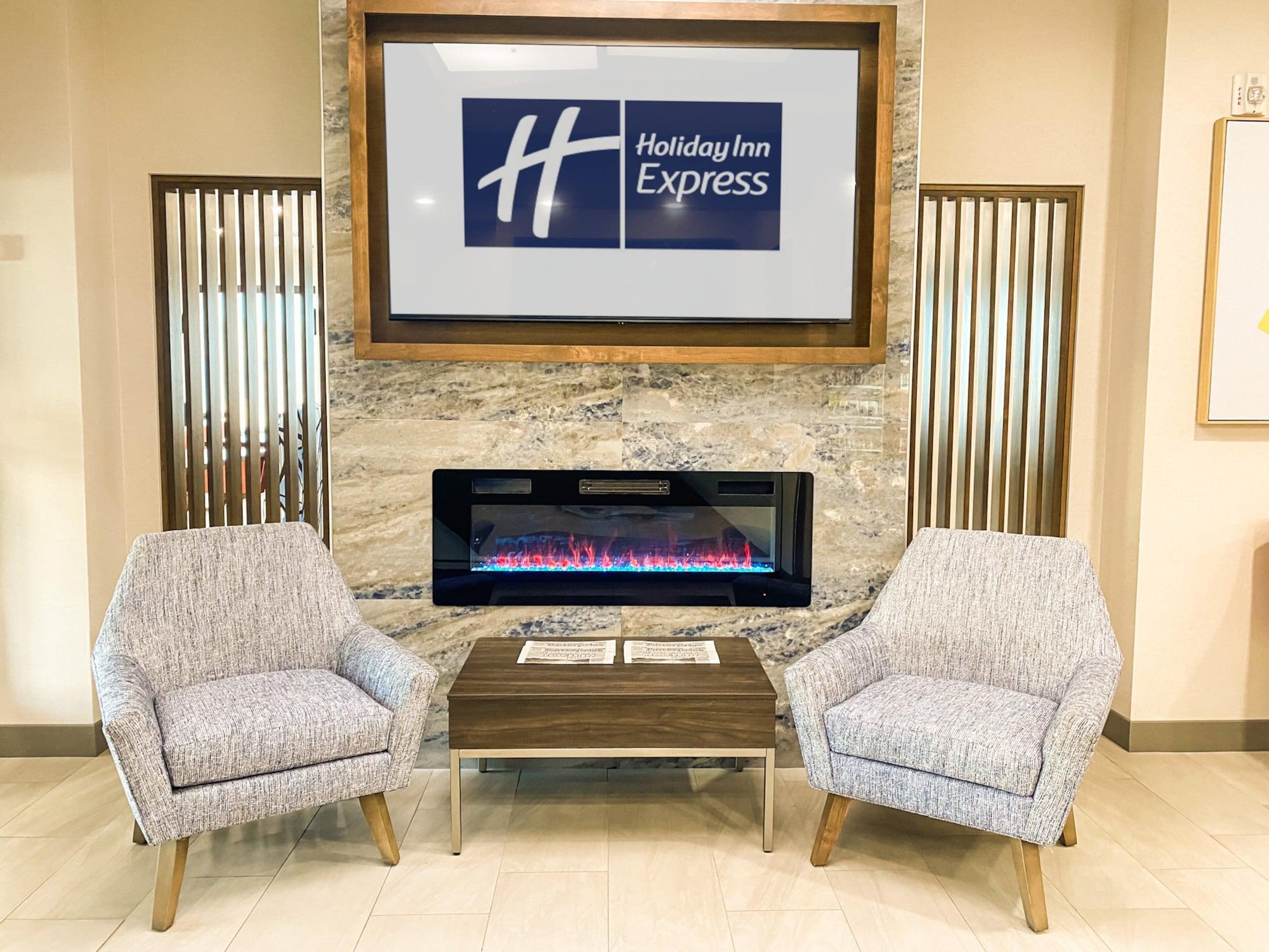 Vista Lobby Holiday Inn Express & Suites Frazier Park by IHG