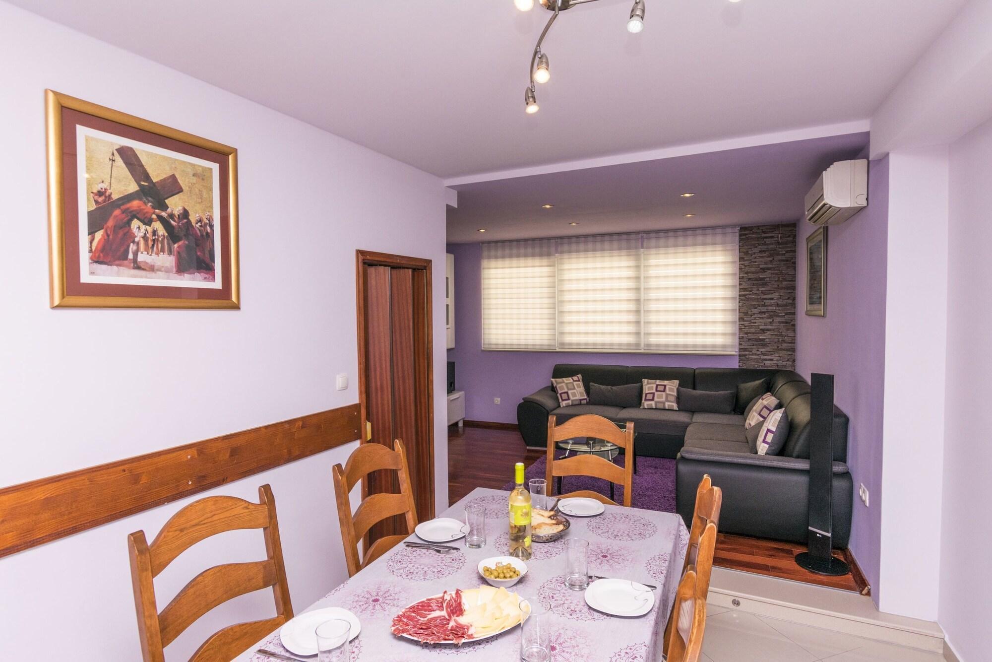 Restaurant Apartments Mira