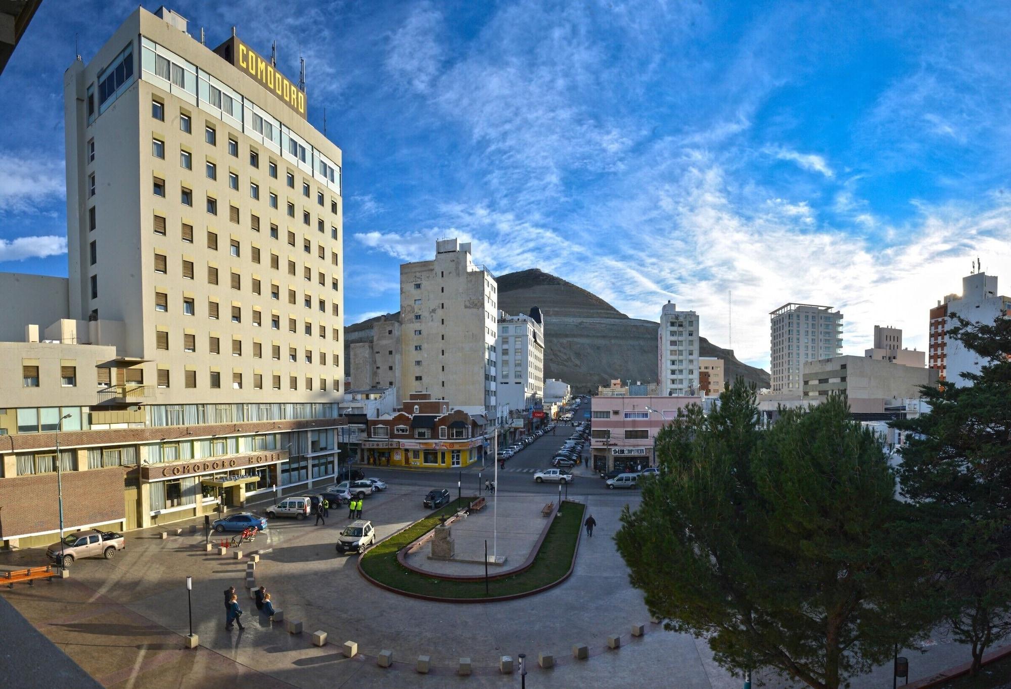 Vista Exterior Comodoro Hotel