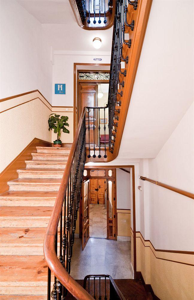Varios Hostal Las Cortes