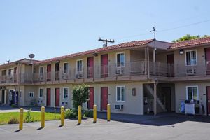 Alojamiento - Budget Inn