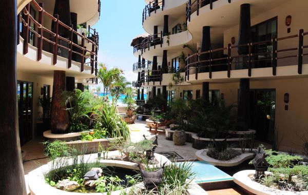El Taj Oceanfront & Beachside Condo Hotel - Hoteles 4 estrellas en Playa del Carmen, México