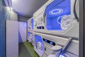 Alojamiento - Art Seven Hostel Capsules