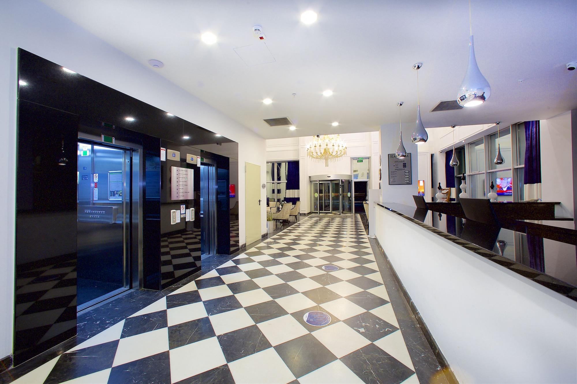 Vista Lobby Ramada by Wyndham Soma