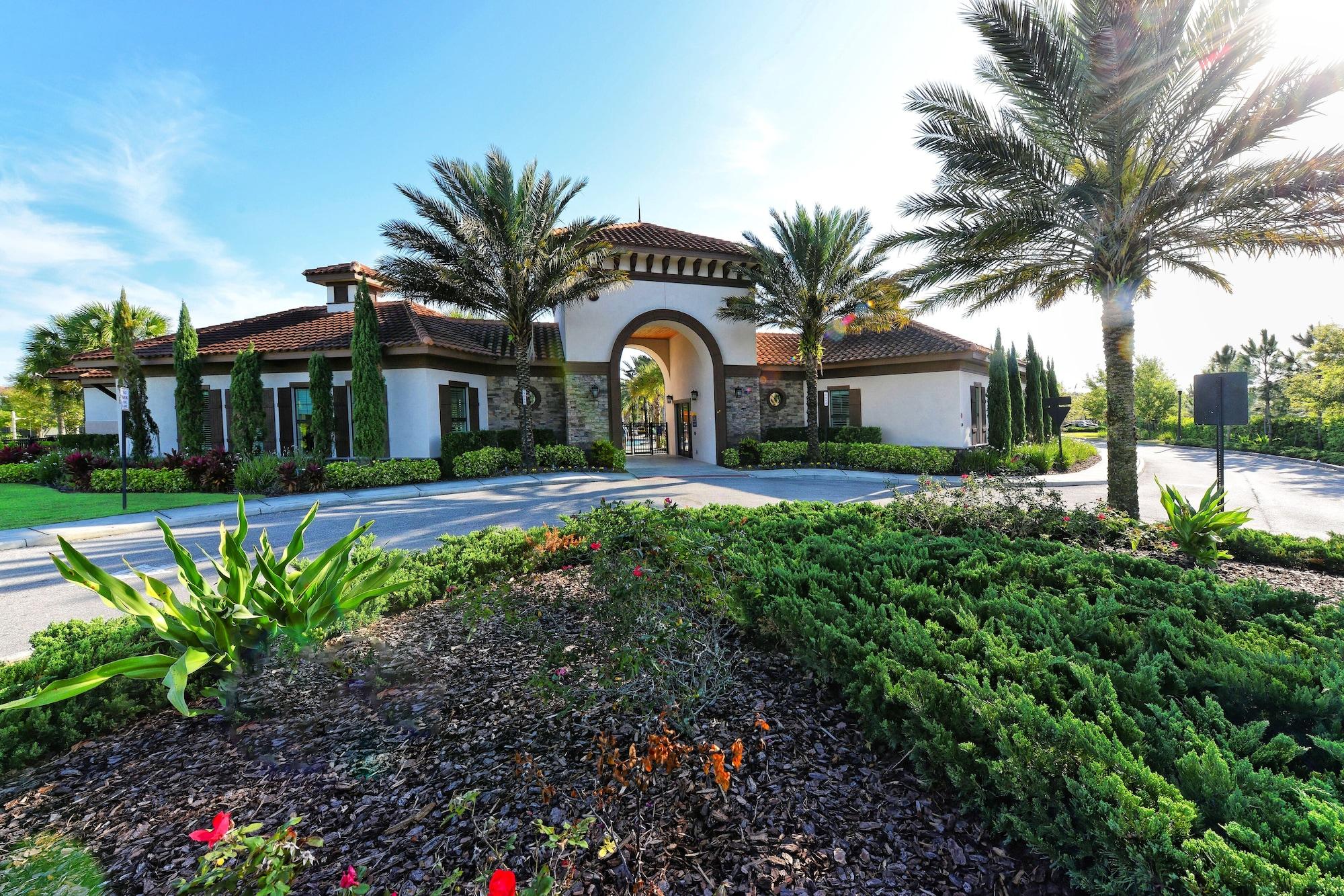 Vista Exterior Villatel Village at Solterra Resort