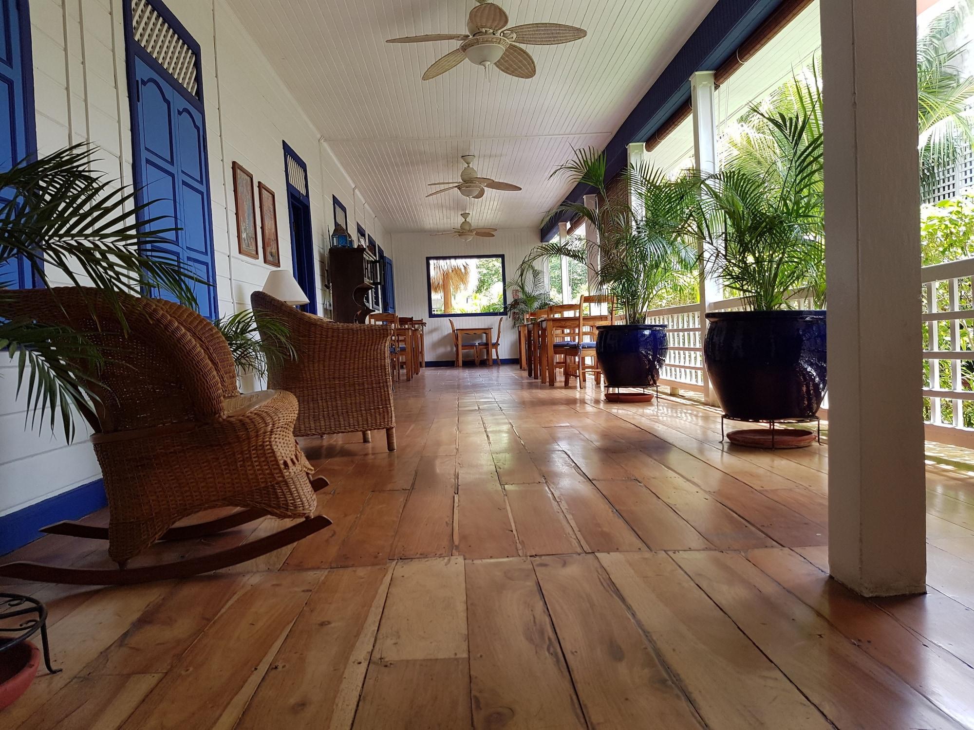 Vista Lobby La Posada Azul