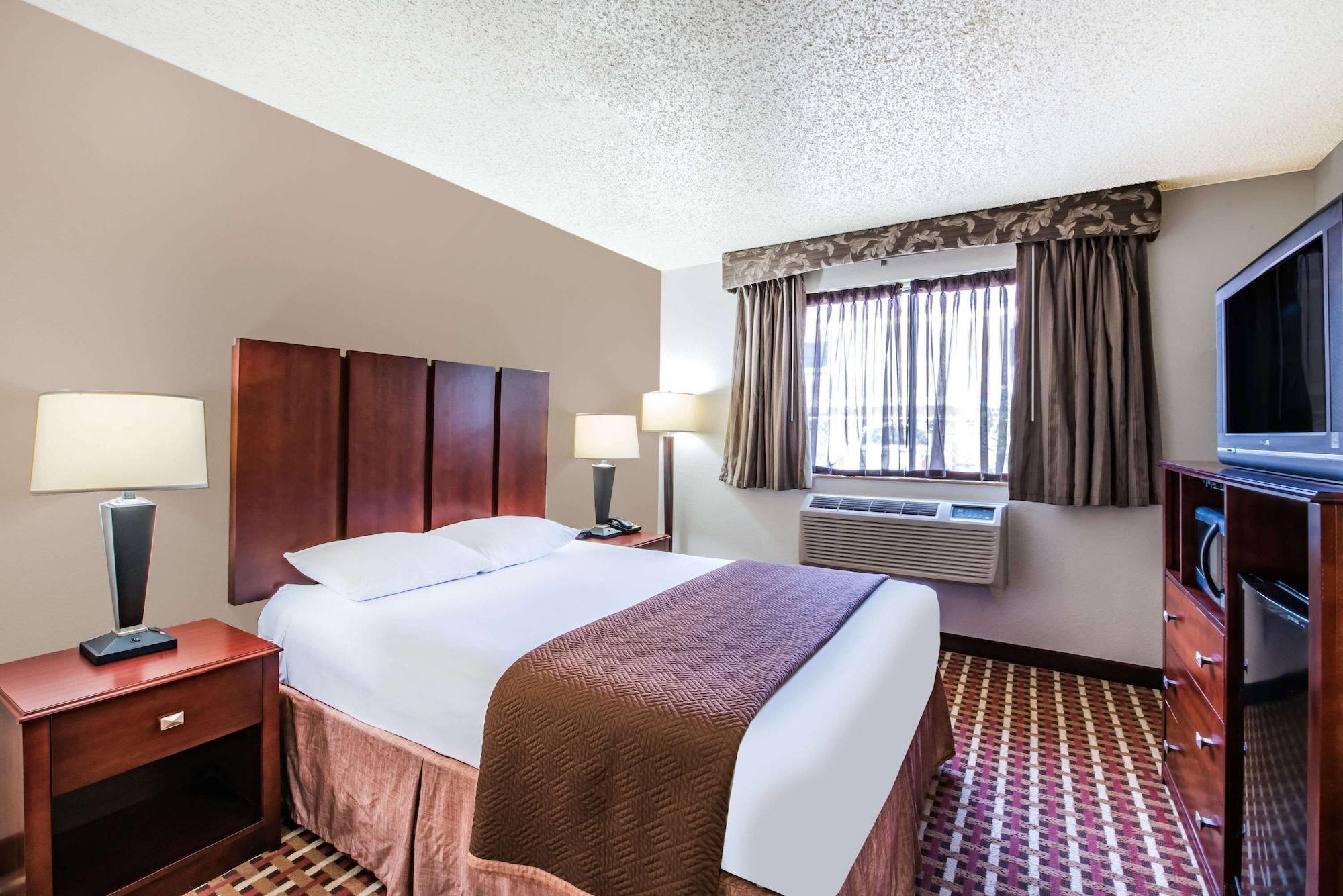 Habitación Super 8 by Wyndham Harlingen TX