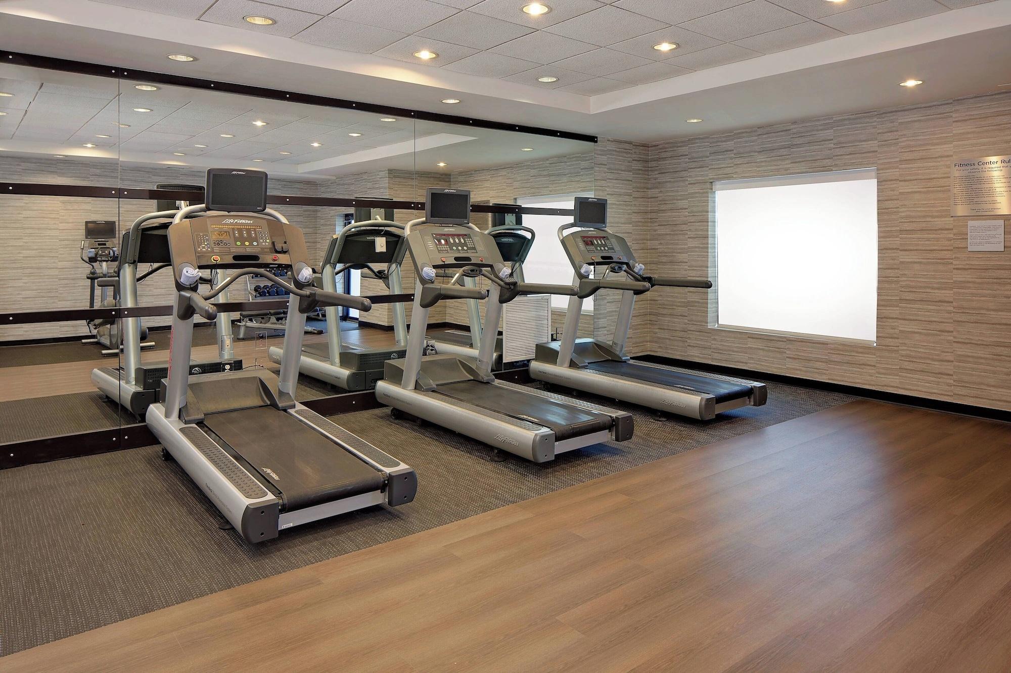 Gimnasio Courtyard by Marriott Long Island MacArthur Airport