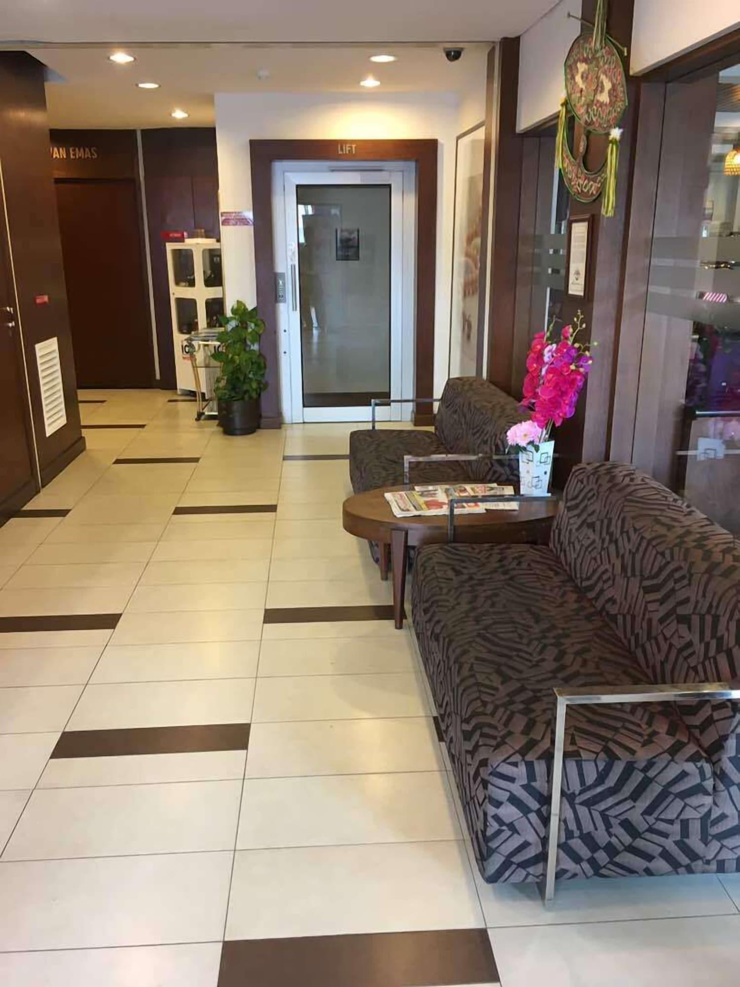 Vista Lobby Jewels Hotel