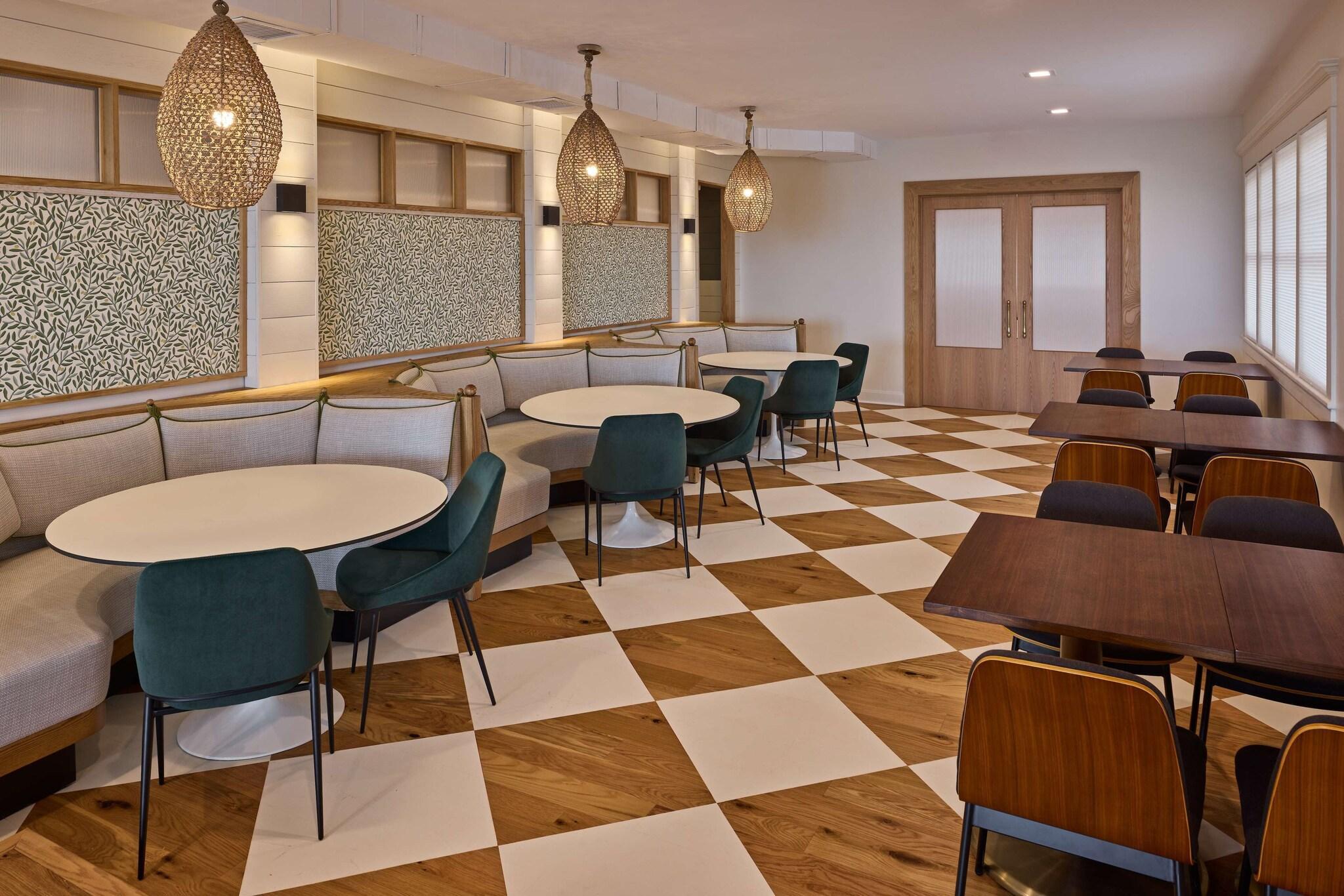 Bar/Salón The Partridge Inn Augusta, Curio Collection by Hilton