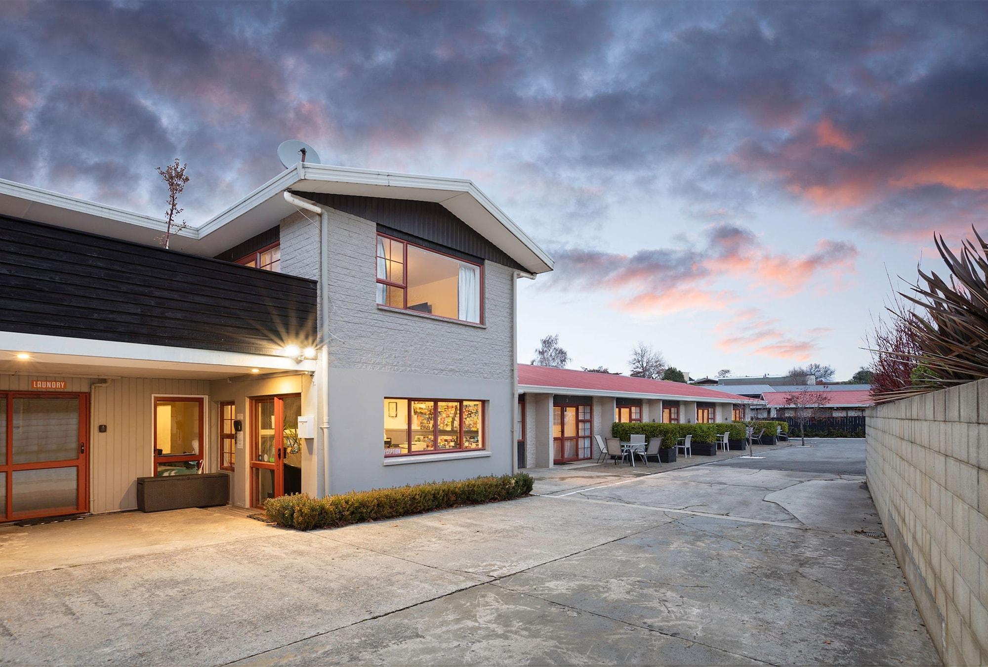 Vista Exterior Arrowtown Motel Apartments