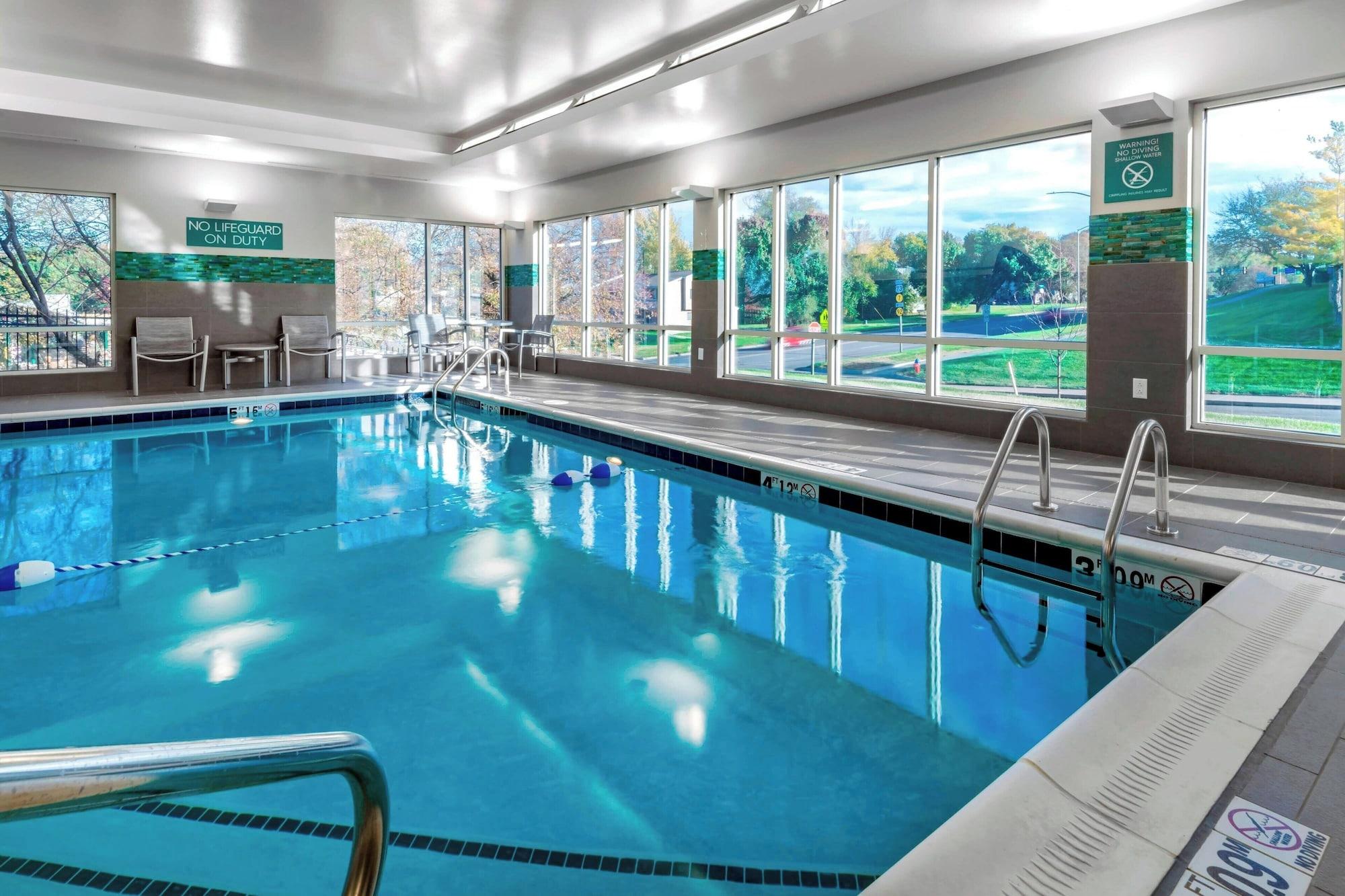 Vista Piscina TownePlace Suites  by Marriott Leavenworth