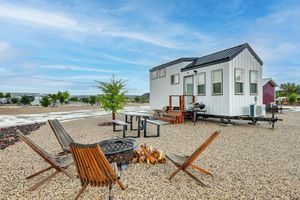 Vacation Rental - Gateway to Red Rock Adventures! Resort Tiny Home