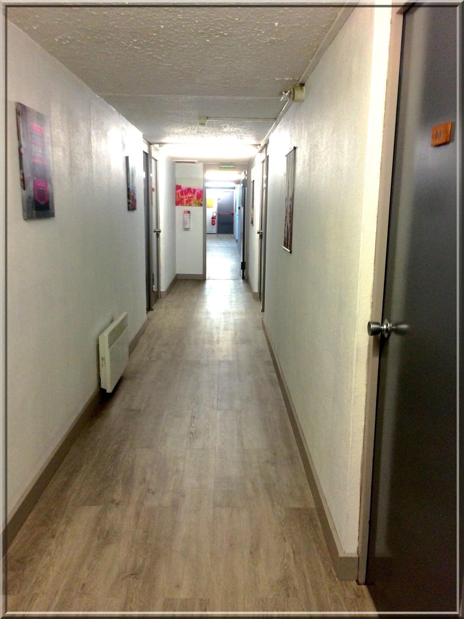 Vista Lobby P'tit Dej-HOTEL Aix-en-Provence