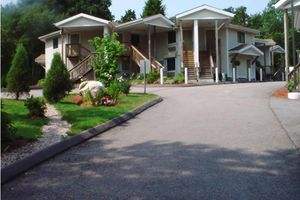 Alojamiento - Cedar Park Inn & Whirlpool Suites