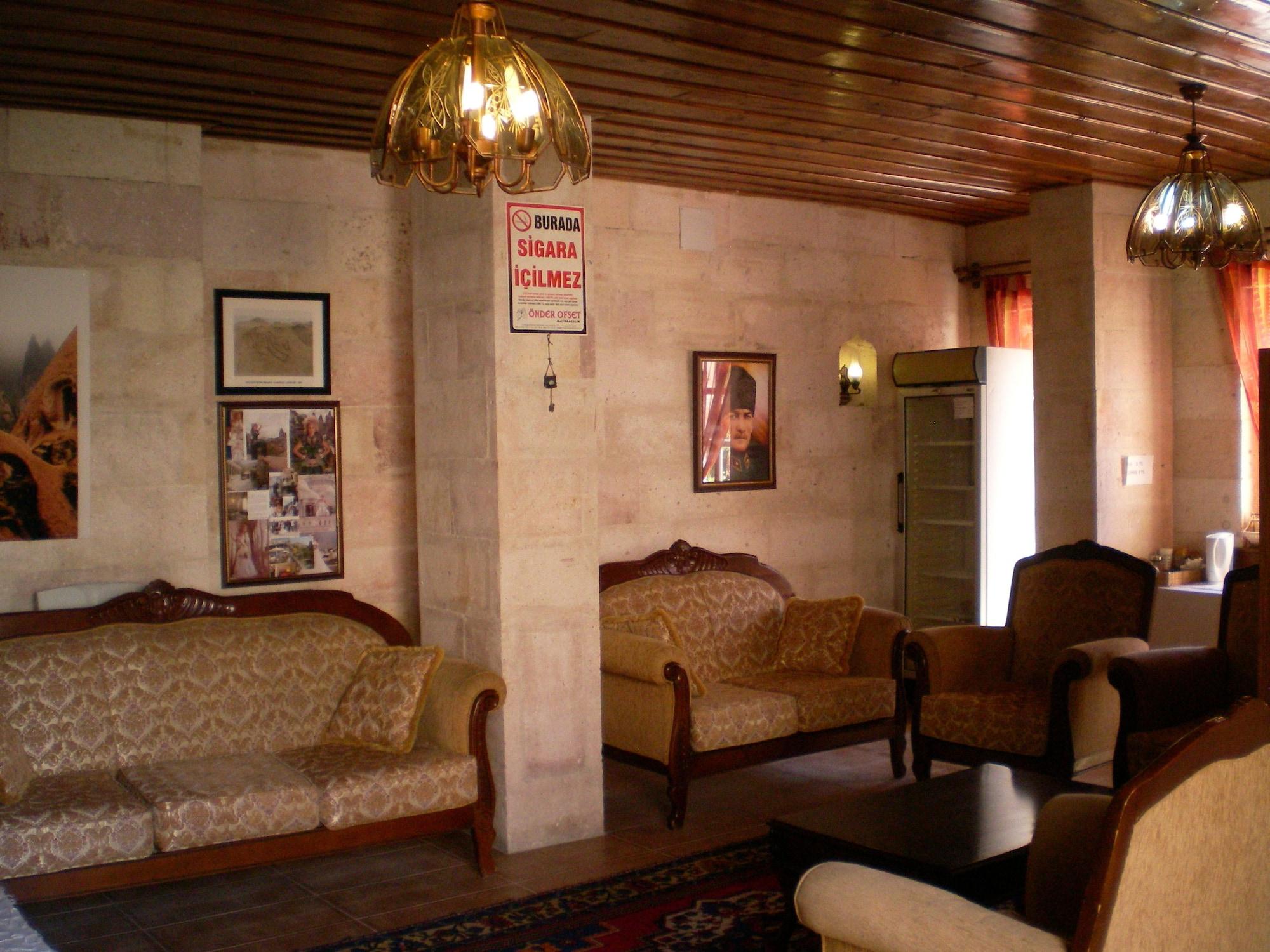 Vista Lobby Nature Park Cave Hotel
