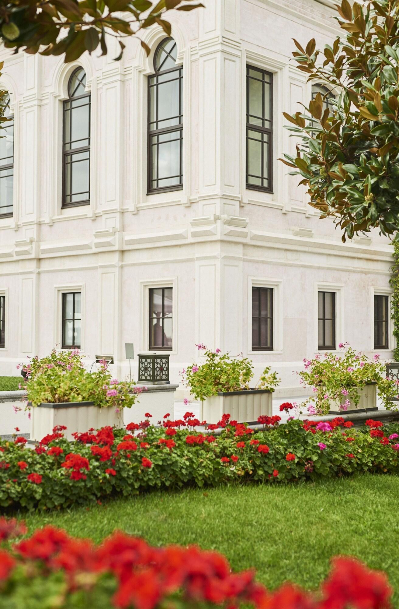 Vista Exterior Four Seasons Hotel Istanbul at the Bosphorus