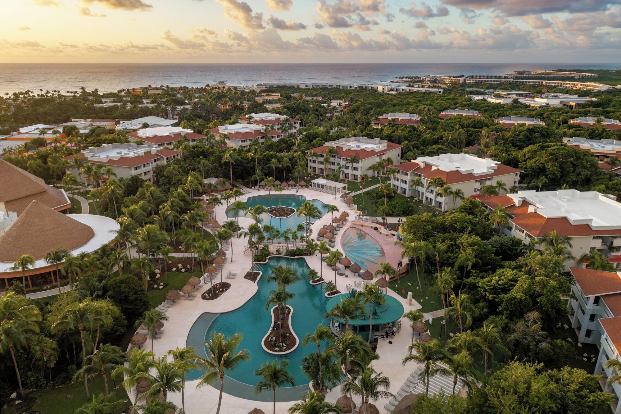 Vista Exterior Bahia Principe Escape Tequila