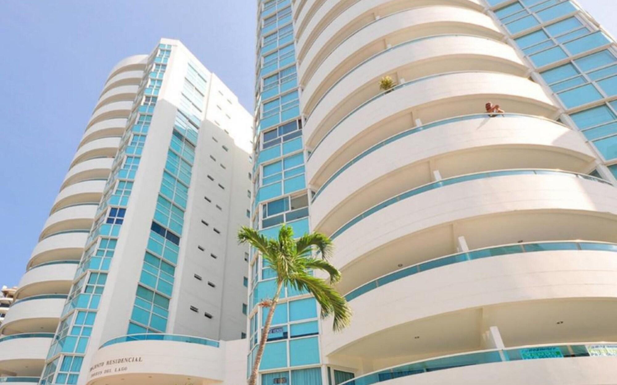 Vista Exterior Apartamento con Vista al Mar el Laguito