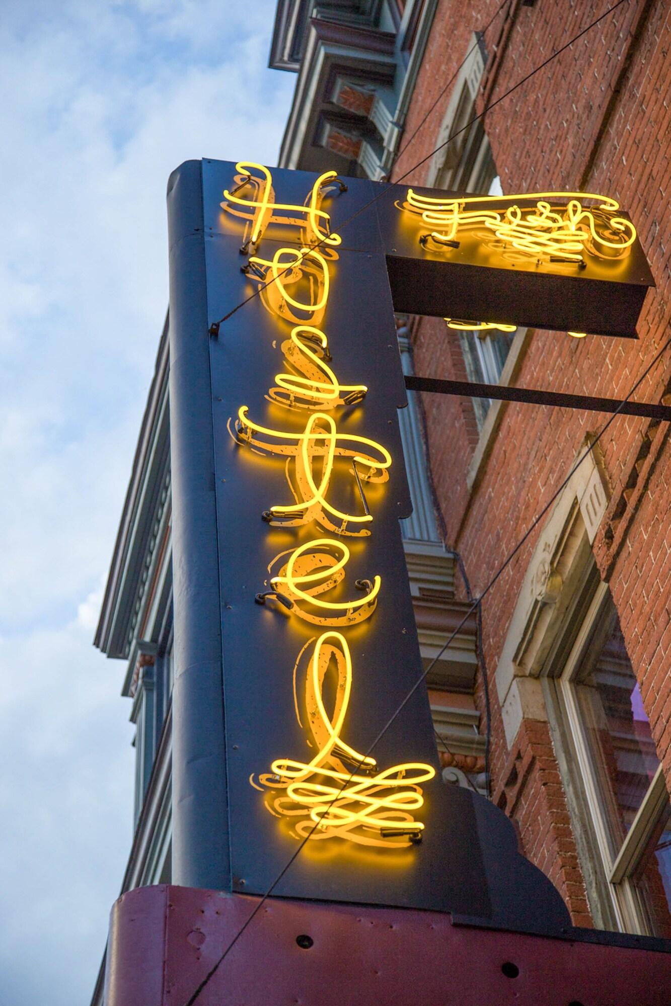 Vista Exterior Hostel Fish