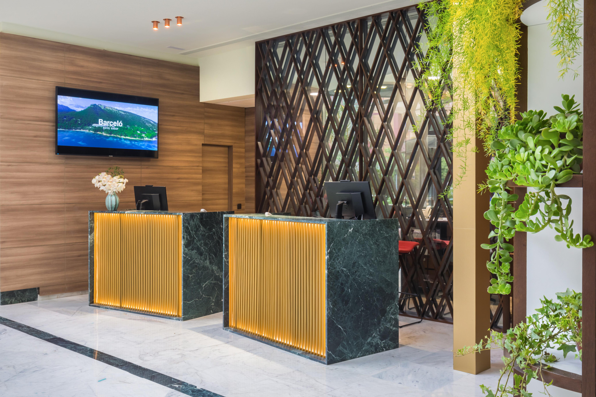 Vista Lobby Occidental Sevilla Viapol