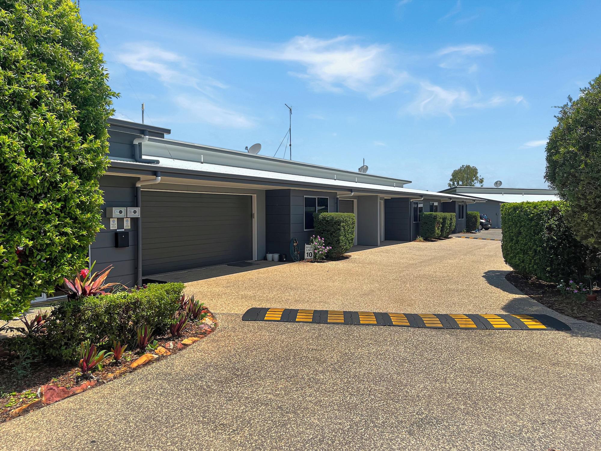 Vista Exterior Direct Collective - Villas on Rivergum