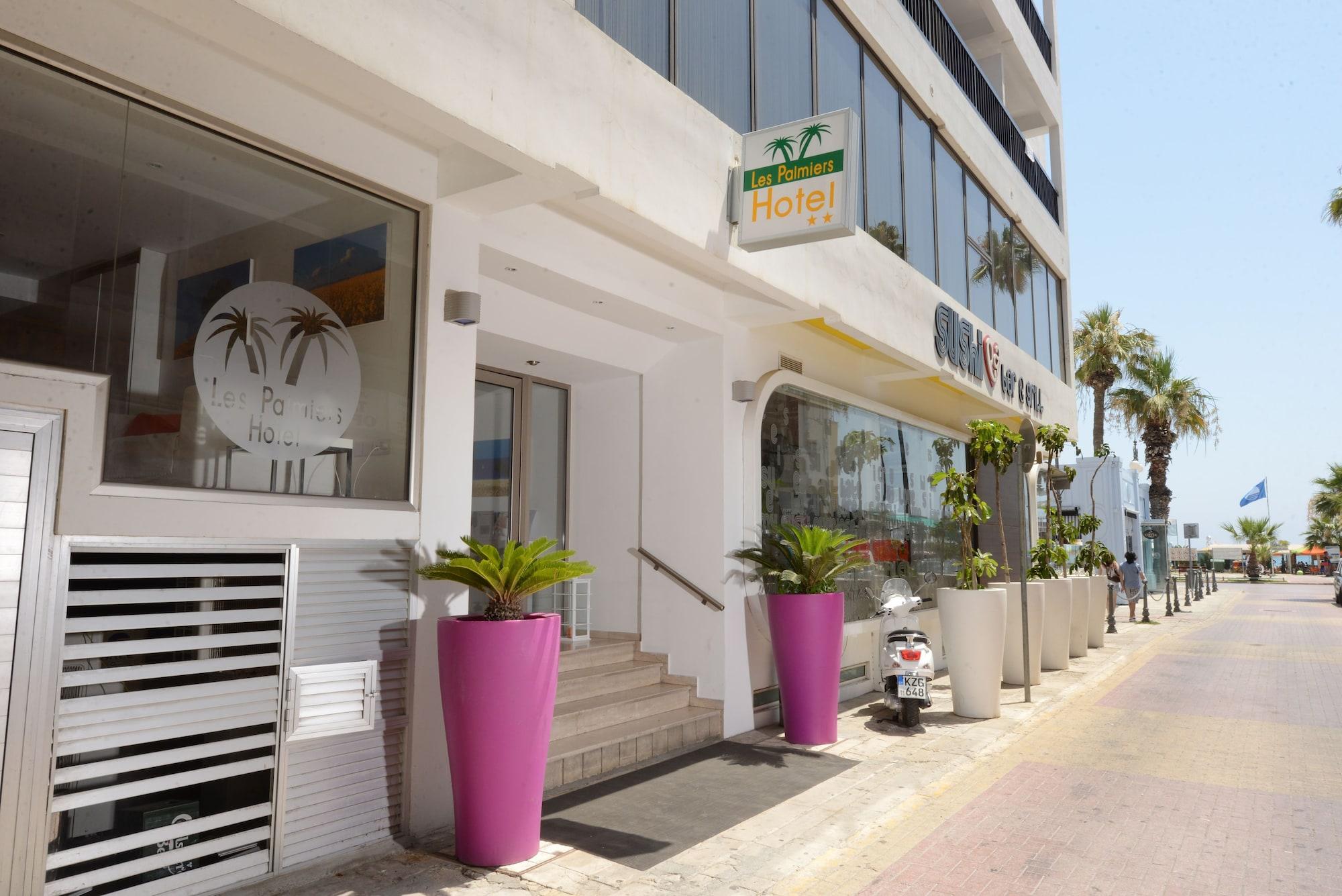 Vista Exterior Les Palmiers Beach Hotel