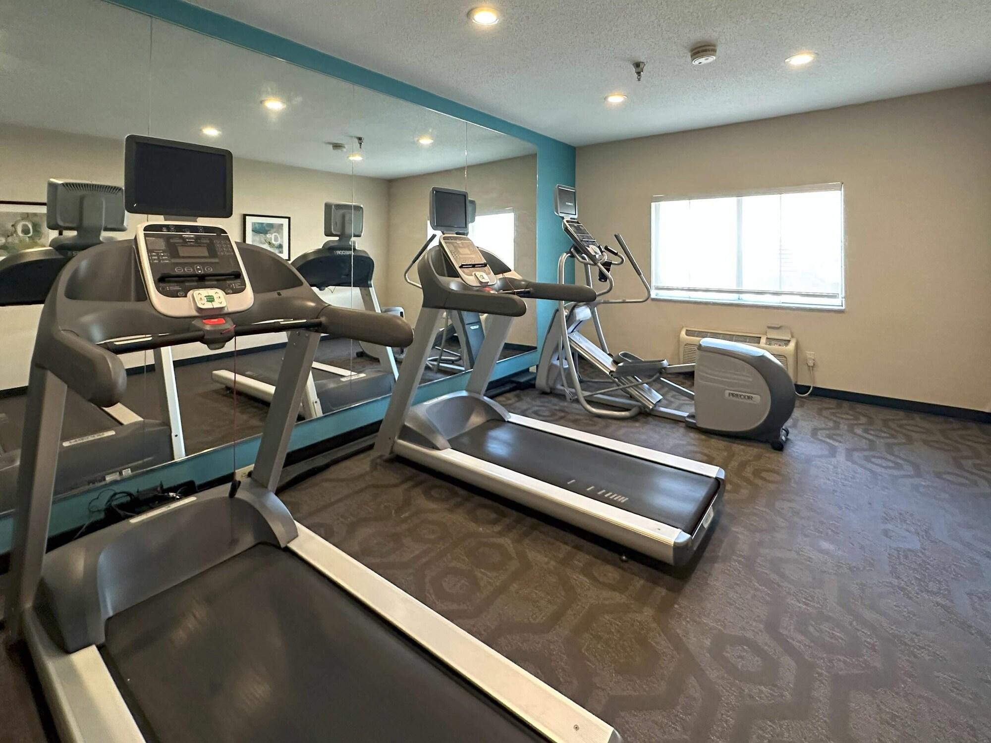 Gimnasio Country Inn & Suites by Radisson, Bismarck-Mandan