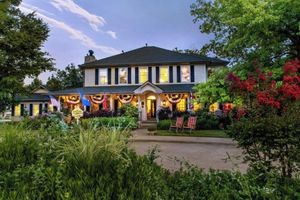 Alojamiento - Montford Inn & Cottages