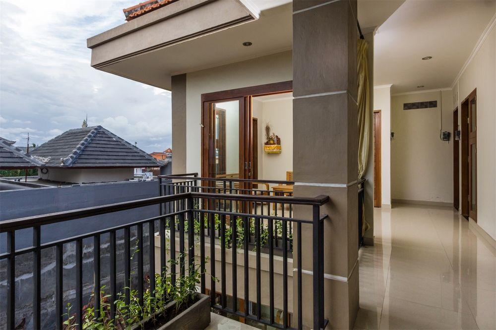 Vista Exterior RedDoorz @ Poppies Lane Two