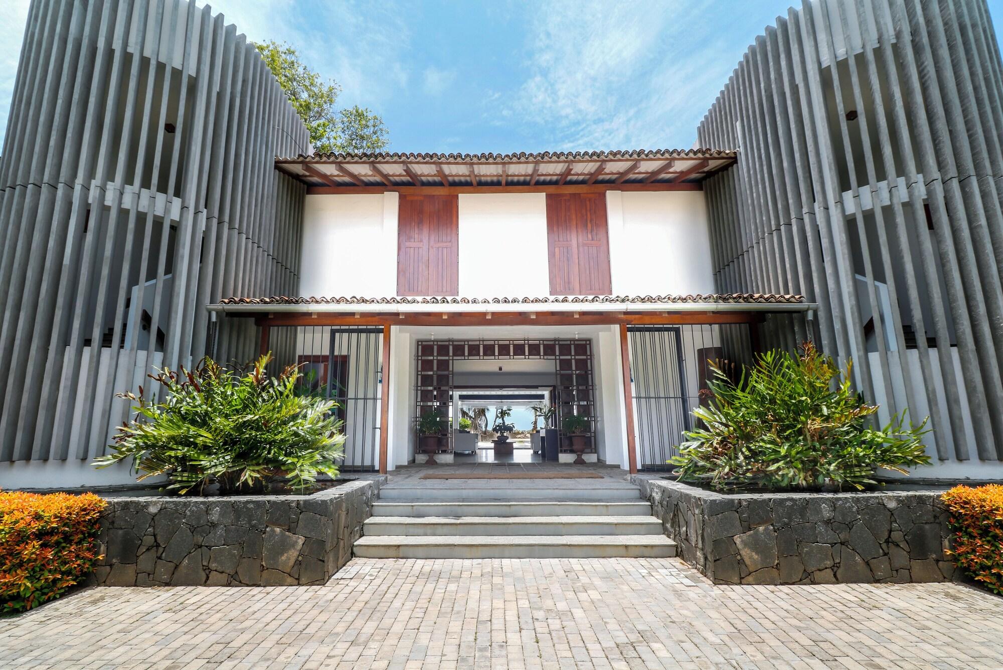 Vista Exterior Lantern Boutique Hotel by Reveal
