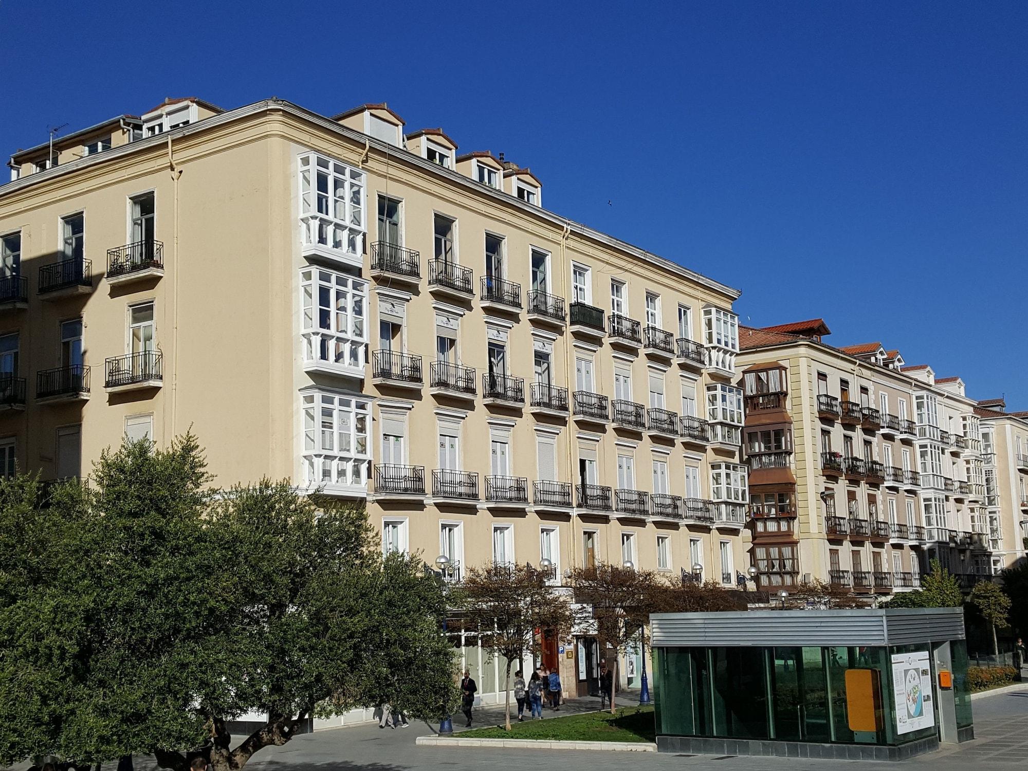 Varios Art Suites Santander