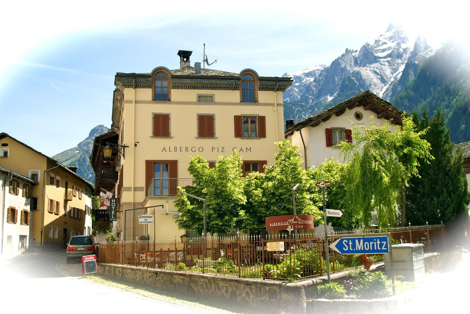 Vista Exterior Albergo Piz Cam