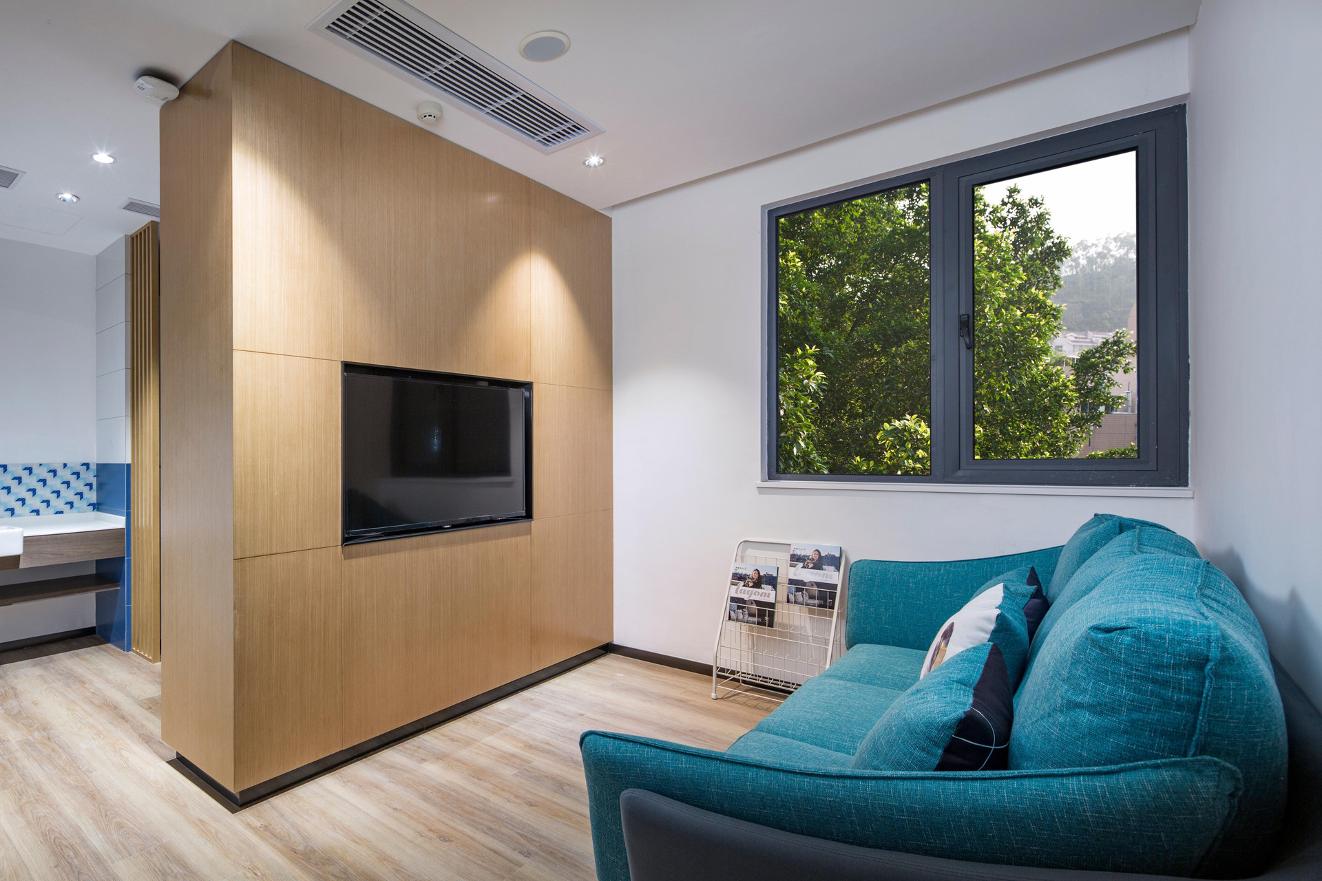 Vista Lobby Holiday Inn Express Shanghai Kangqiao by IHG