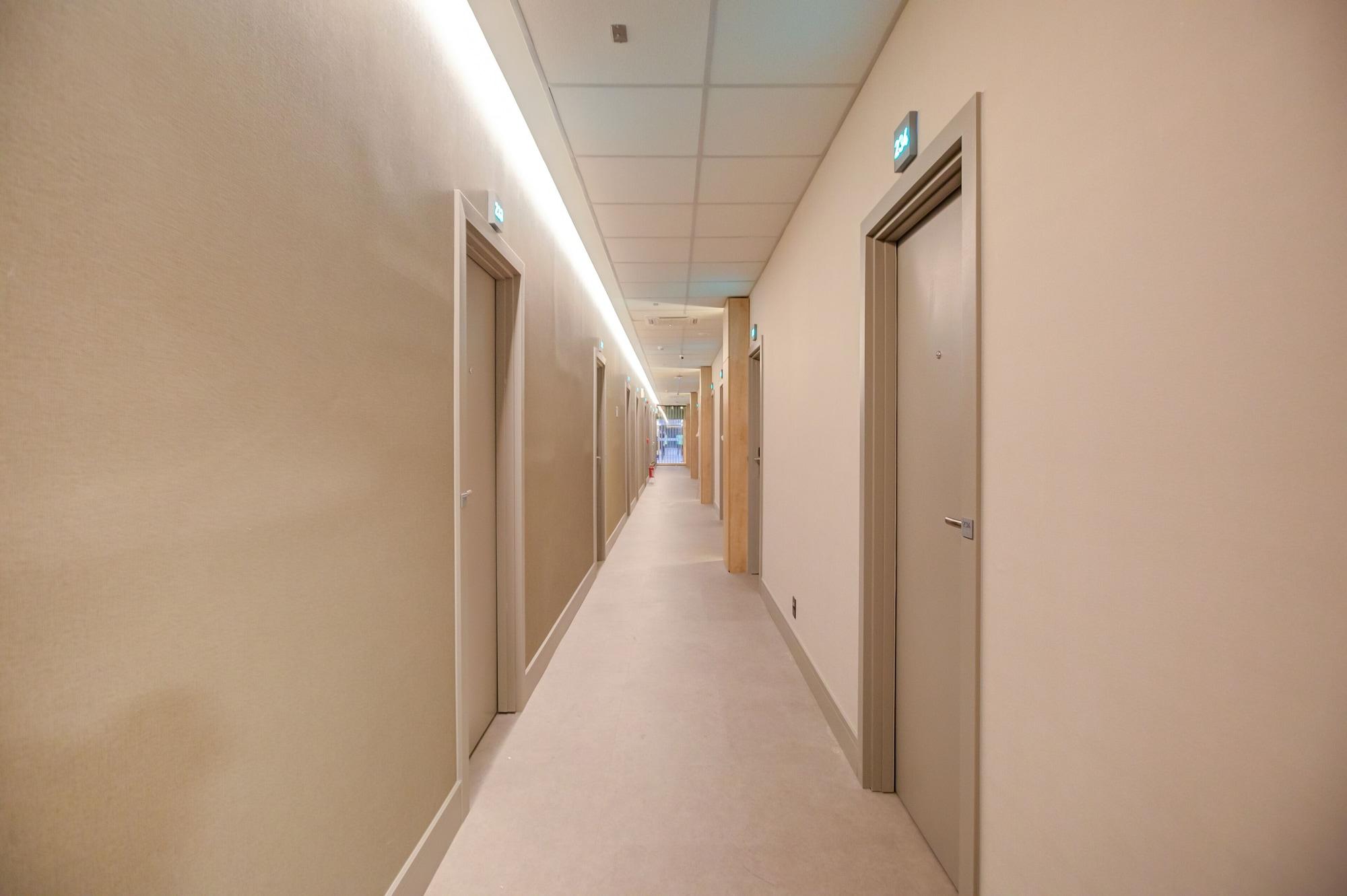 Varios Fast Sleep Suites by Slaviero Hotéis dentro do Aeroporto Guarulhos Terminal 2, desembarque Oeste