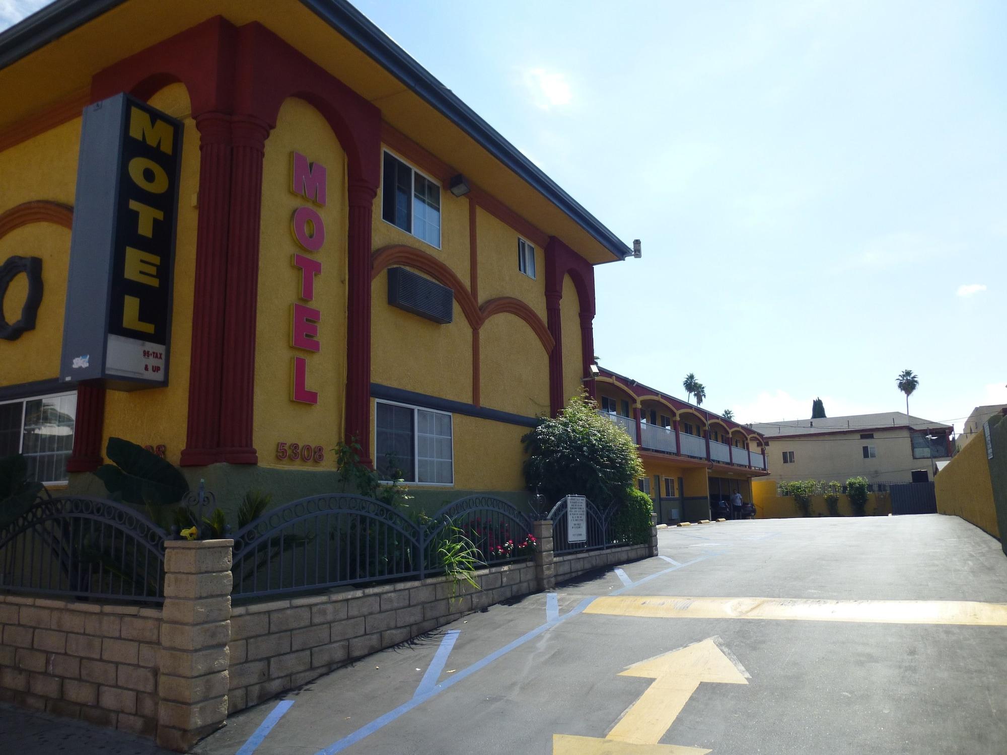 Vista Exterior Economy Inn Hollywood