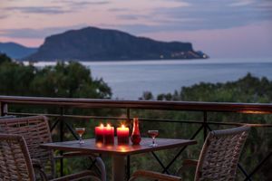 Alojamiento - Iris Beach Hotel