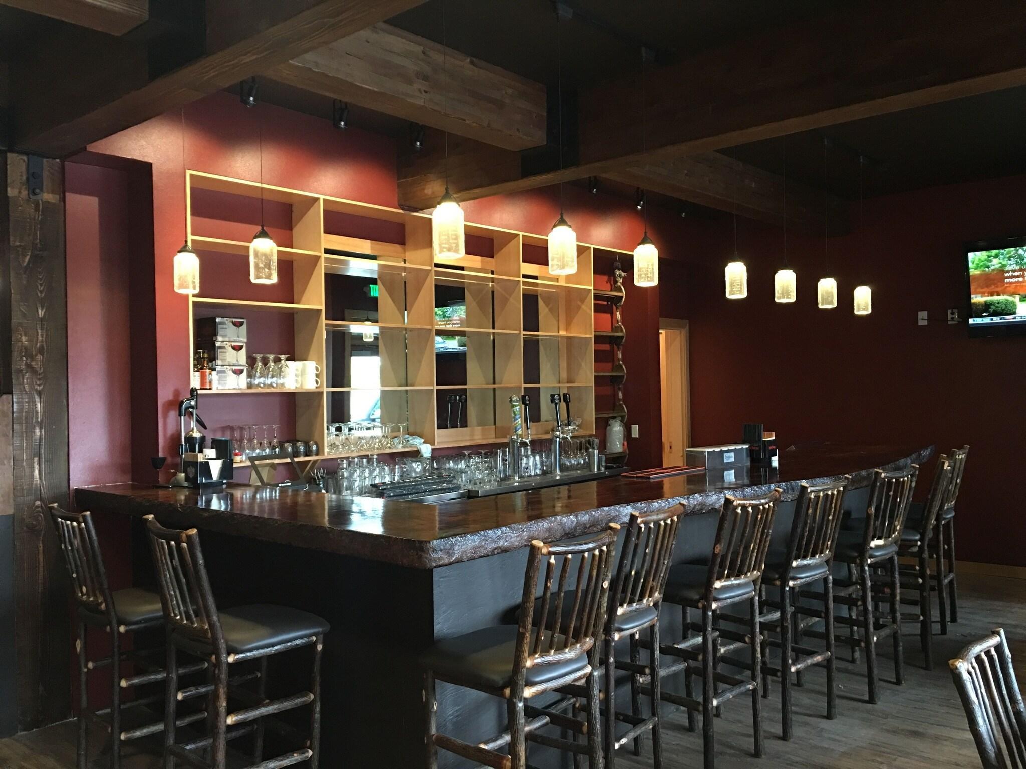 Vista Lobby Sitka Hotel