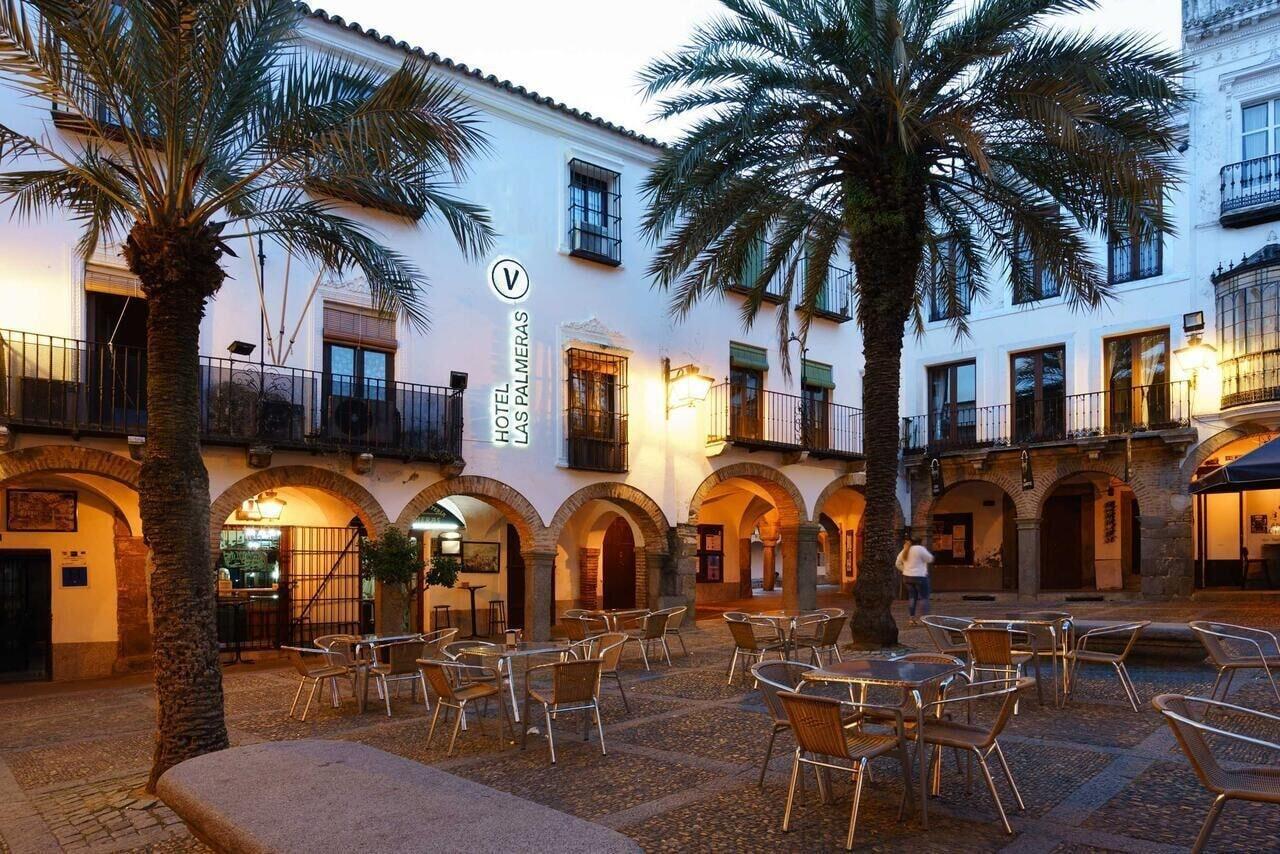 Vista Exterior Hotel Las Palmeras by Vivere Stays