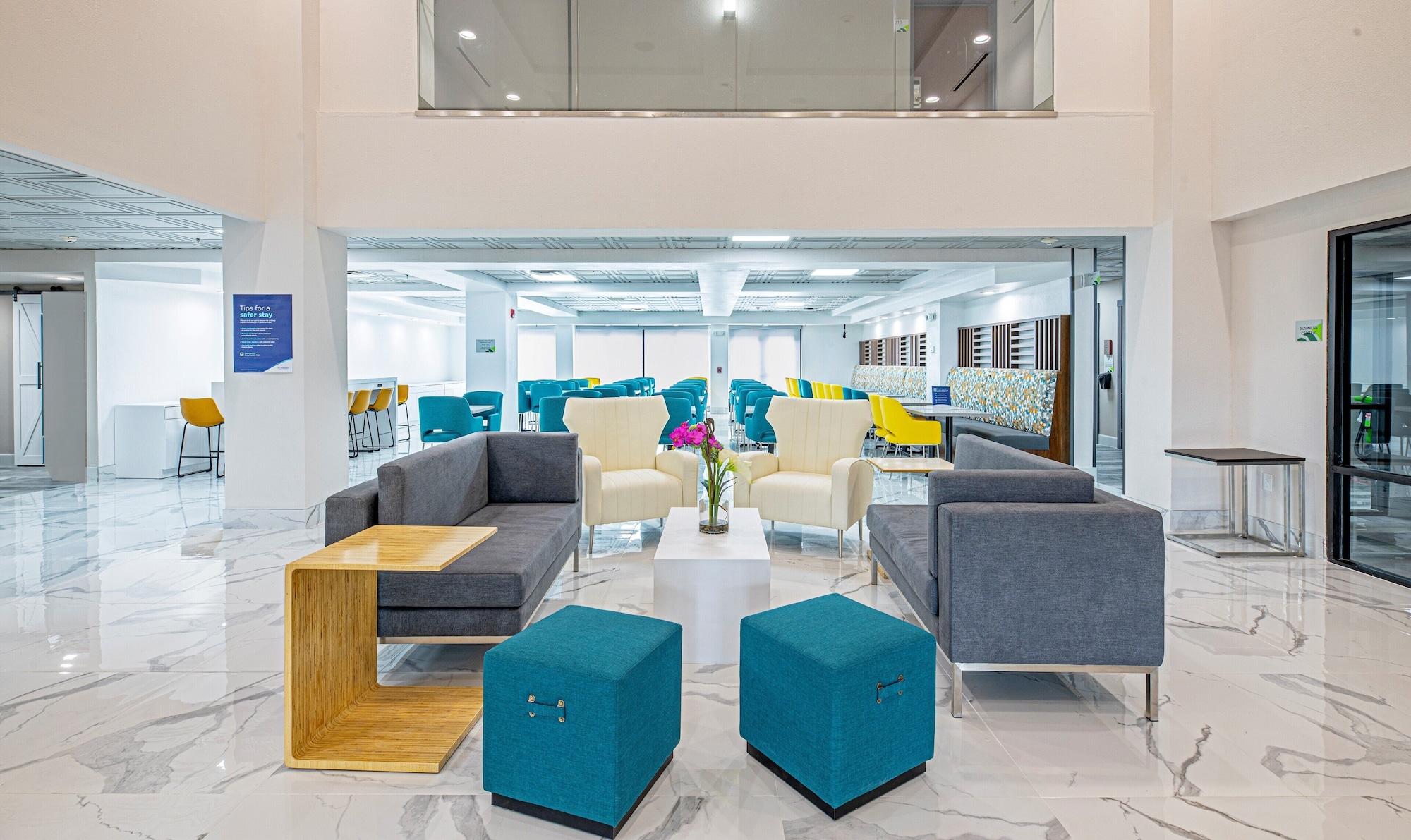 Vista Lobby Wingate by Wyndham Atlanta Galleria/Ballpark