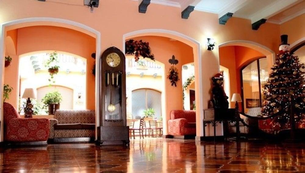 Vista Lobby Hotel Pensión Bonifaz